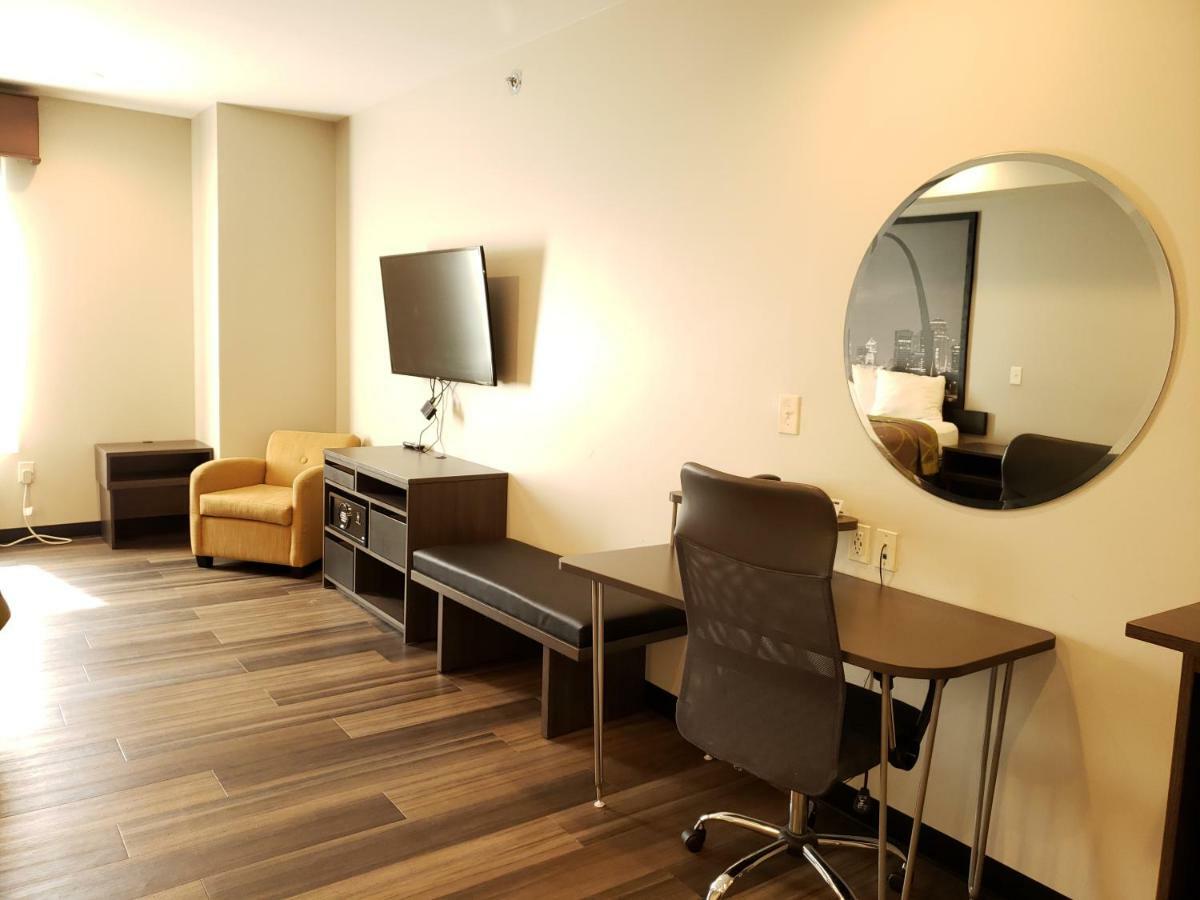 ซูเปอร์ 8 บาย วินด์แฮม เซนต์หลุยส์ นอร์ท Hotel เซนต์ลูอิส ภายนอก รูปภาพ