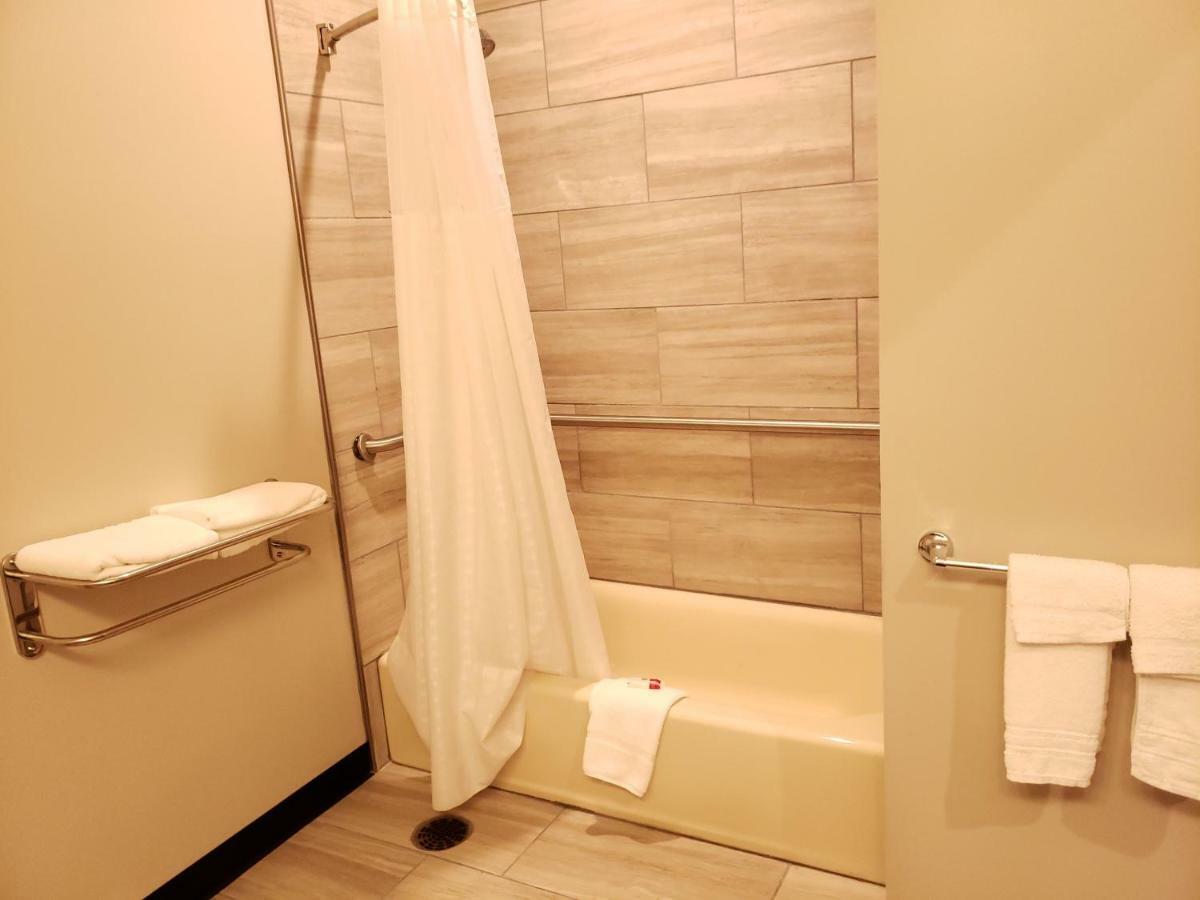 ซูเปอร์ 8 บาย วินด์แฮม เซนต์หลุยส์ นอร์ท Hotel เซนต์ลูอิส ภายนอก รูปภาพ